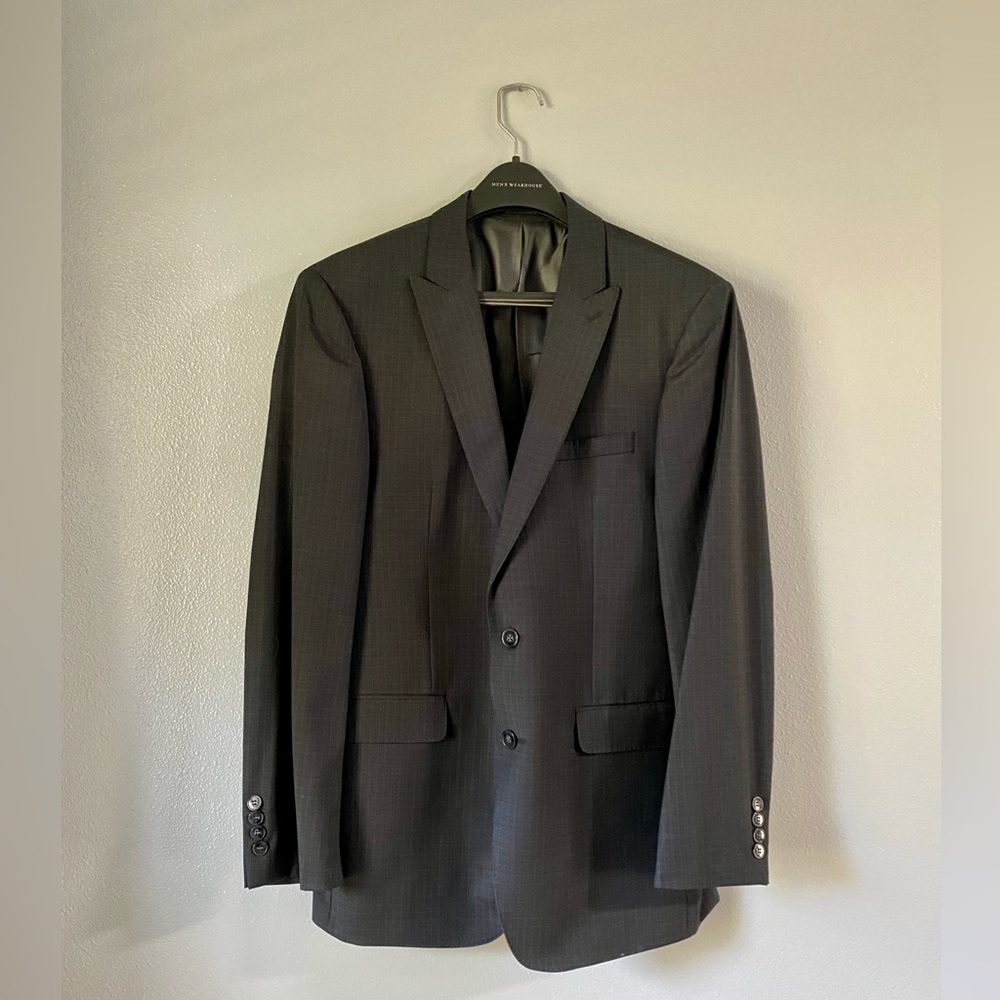 Men’s Calvin Klein Suit - 40R Jacket, 34 Pant - Extreme Slim Fit